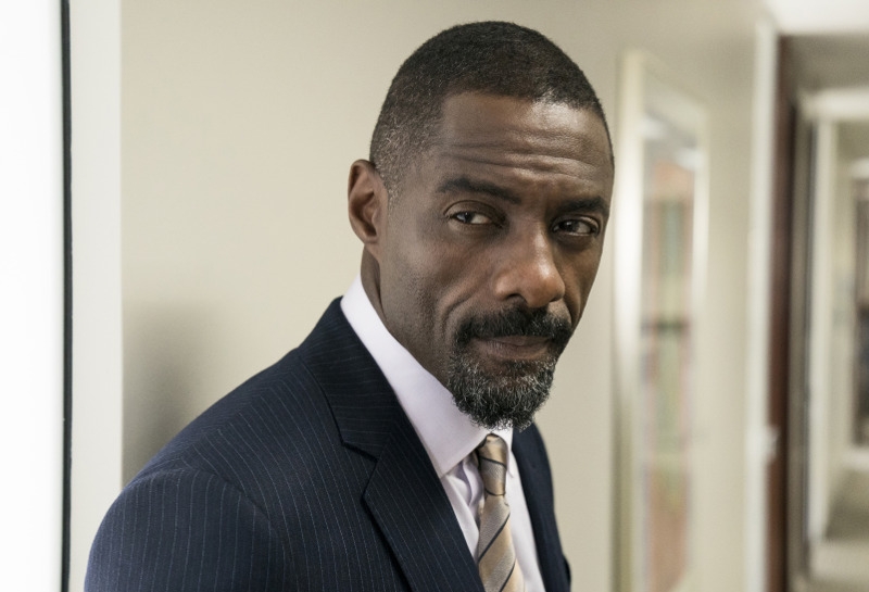 A grande jogada: Idris Elba brilha como o advogado de Molly Bloom